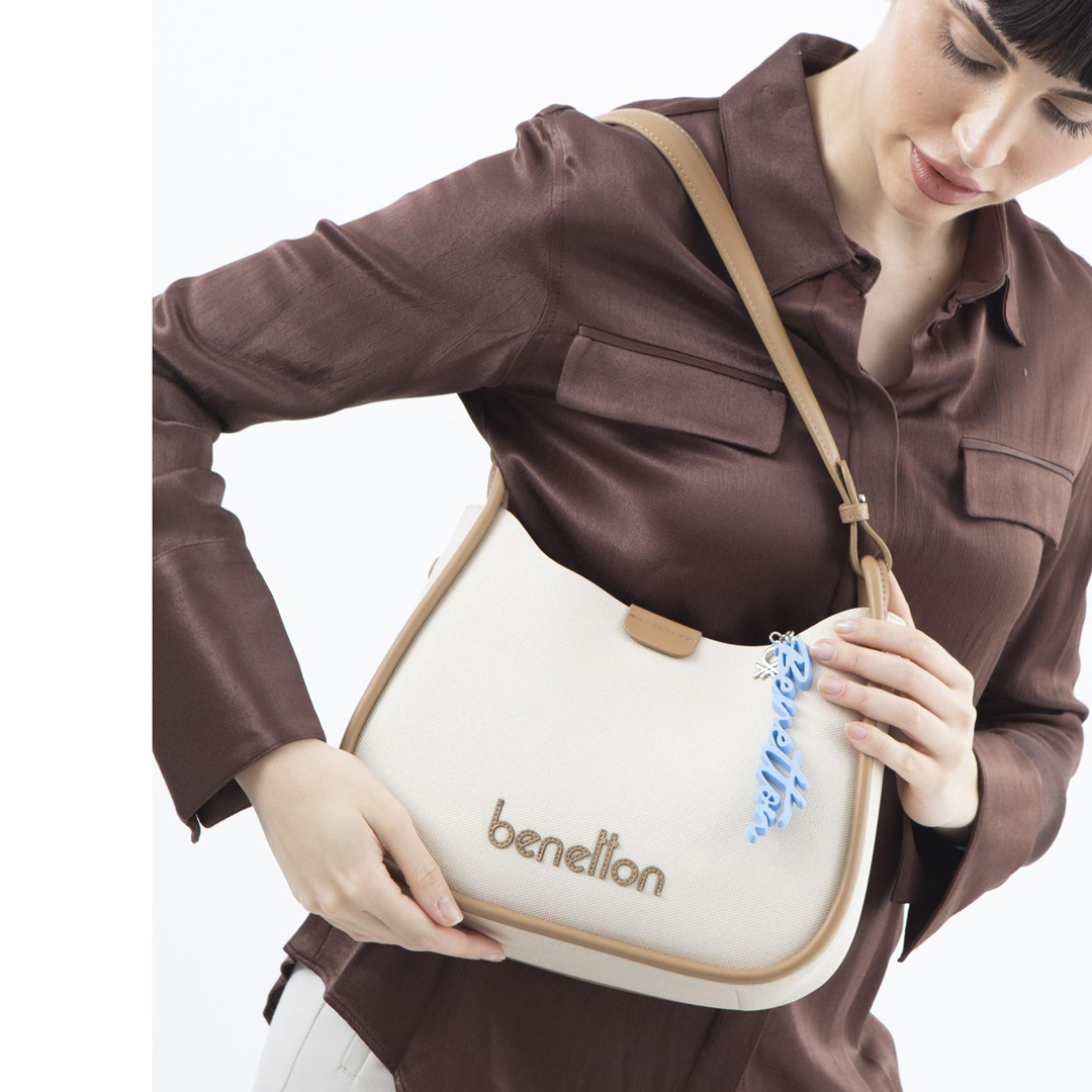 Benetton Bnt 1525 Bayan Kol Çantası Bej Benetton Bnt 1525 Bayan Kol Çantası Bej