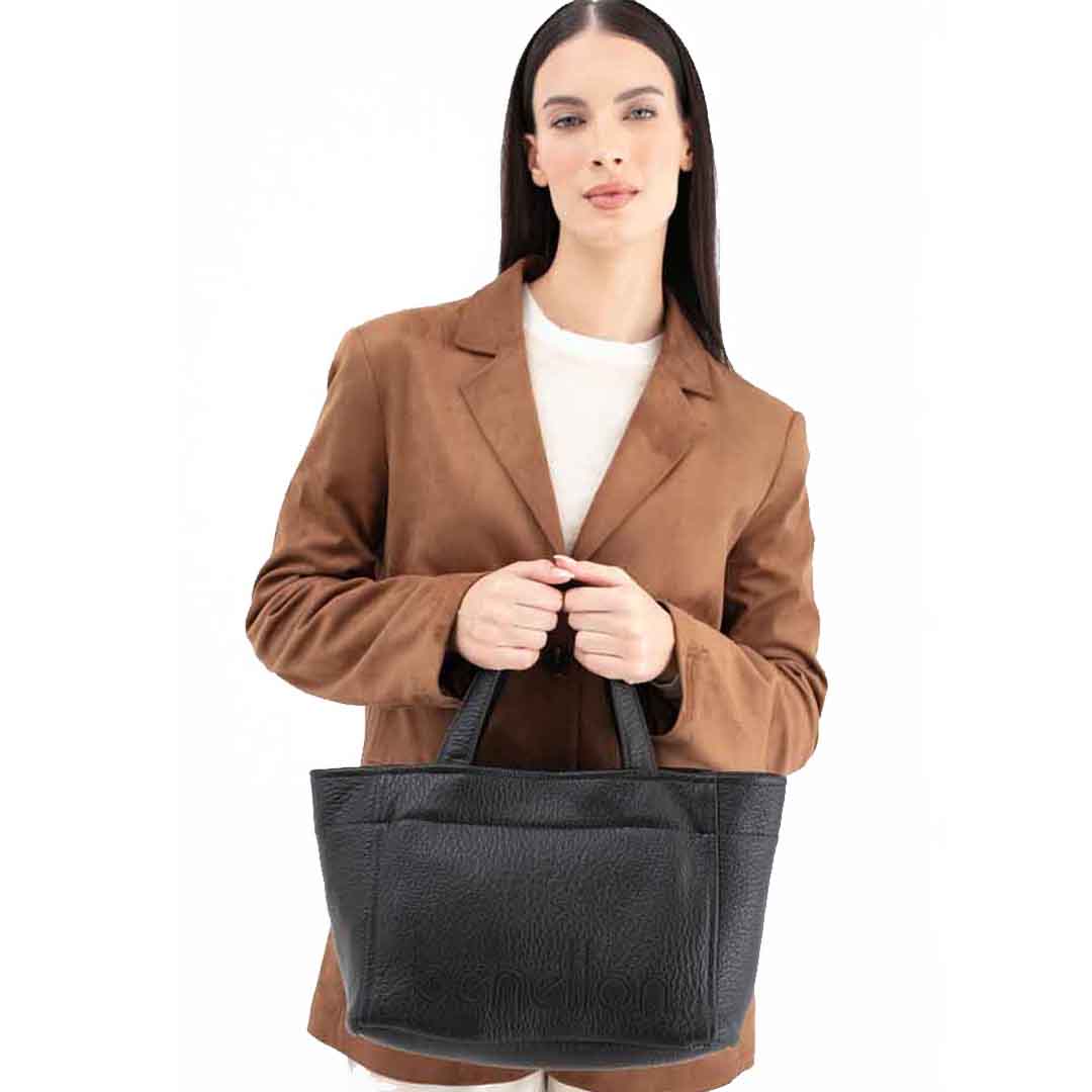 Benetton Bnt 1635 Kadın Kol Çantası Siyah Benetton Bnt 1635 Kadın Kol Çantası Siyah