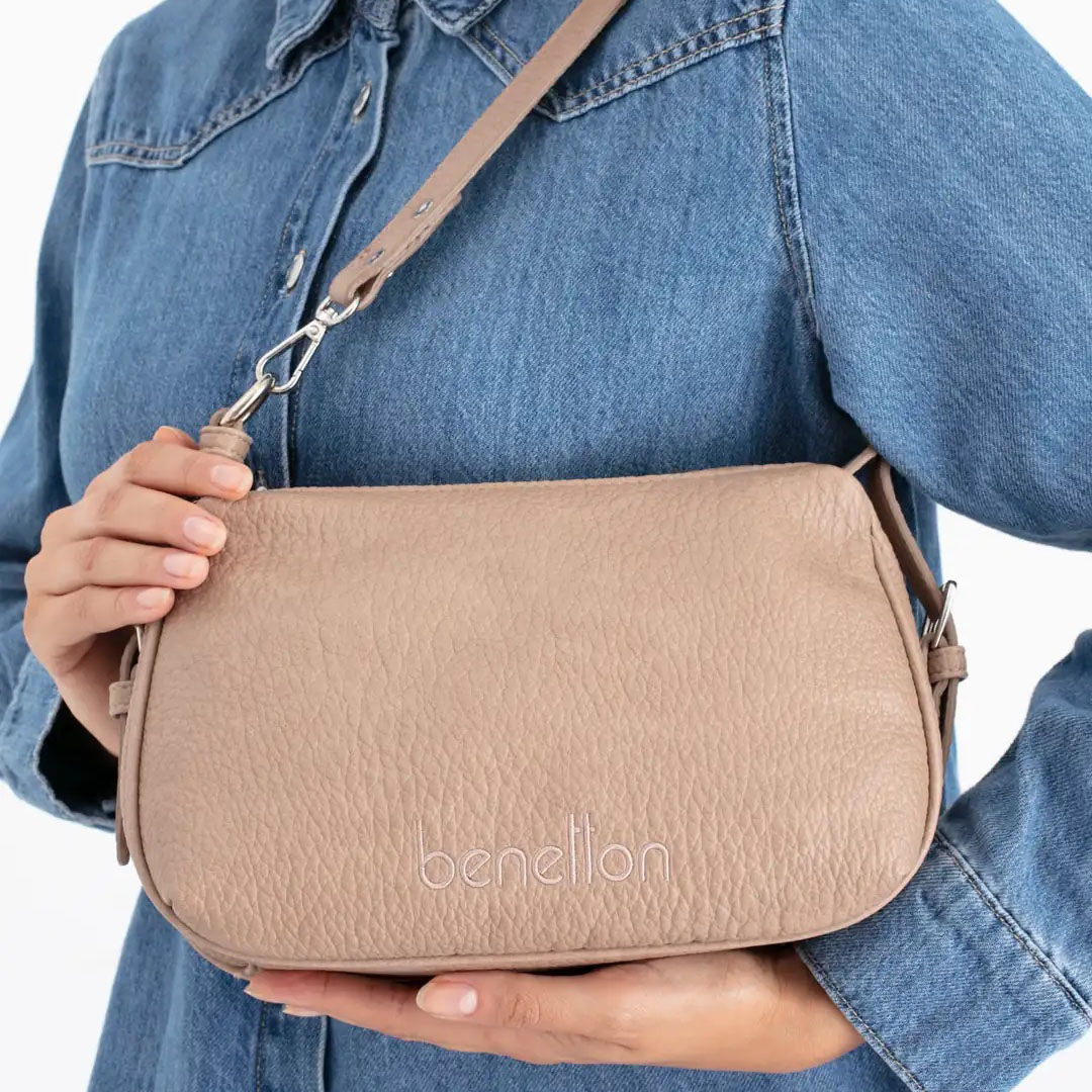 Benetton Kadın Kol Çantası BNT_1679 Vizon Benetton Kadın Kol Çantası BNT_1679 Vizon