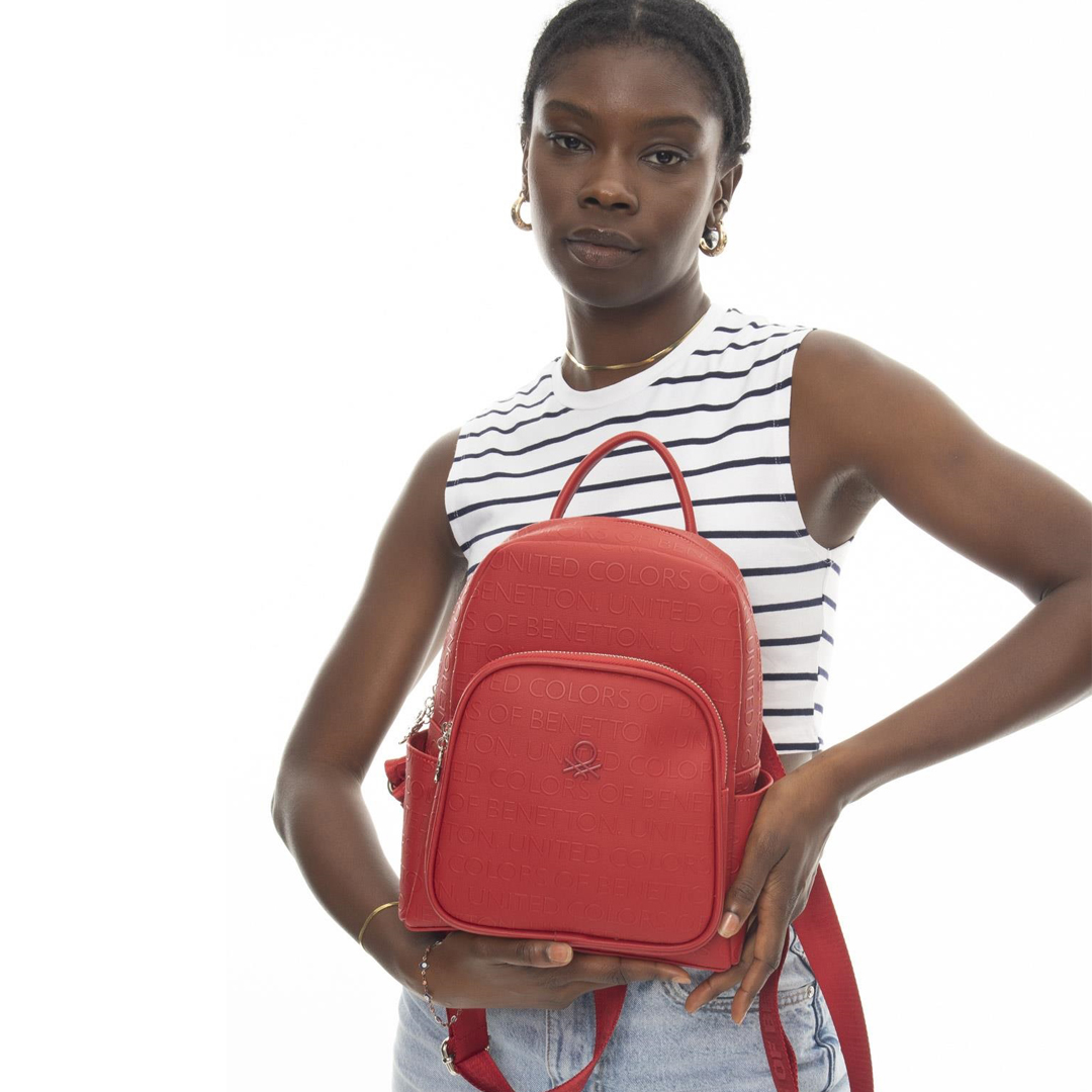 Benetton Kadın Sırt Çantası BNT 615 Kırmızı Benetton Kadın Sırt Çantası BNT 615 Kırmızı