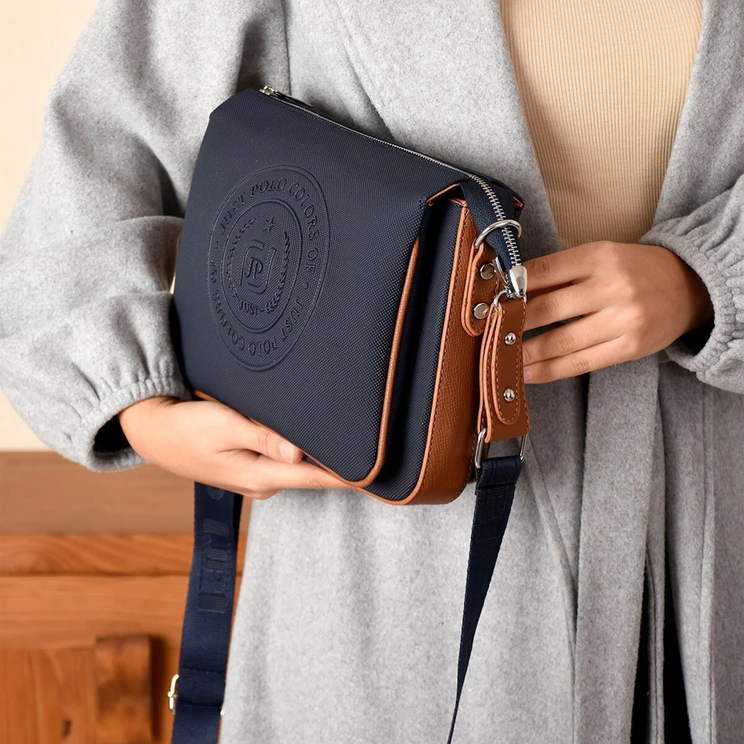 Just Polo Kadın Üç Bölmeli Lakoste Kumaş Çapraz ve Omuz Çantası Lacivert-Taba Just Polo Kadın Üç Bölmeli Lakoste Kumaş Çapraz ve Omuz Çantası Lacivert-Taba