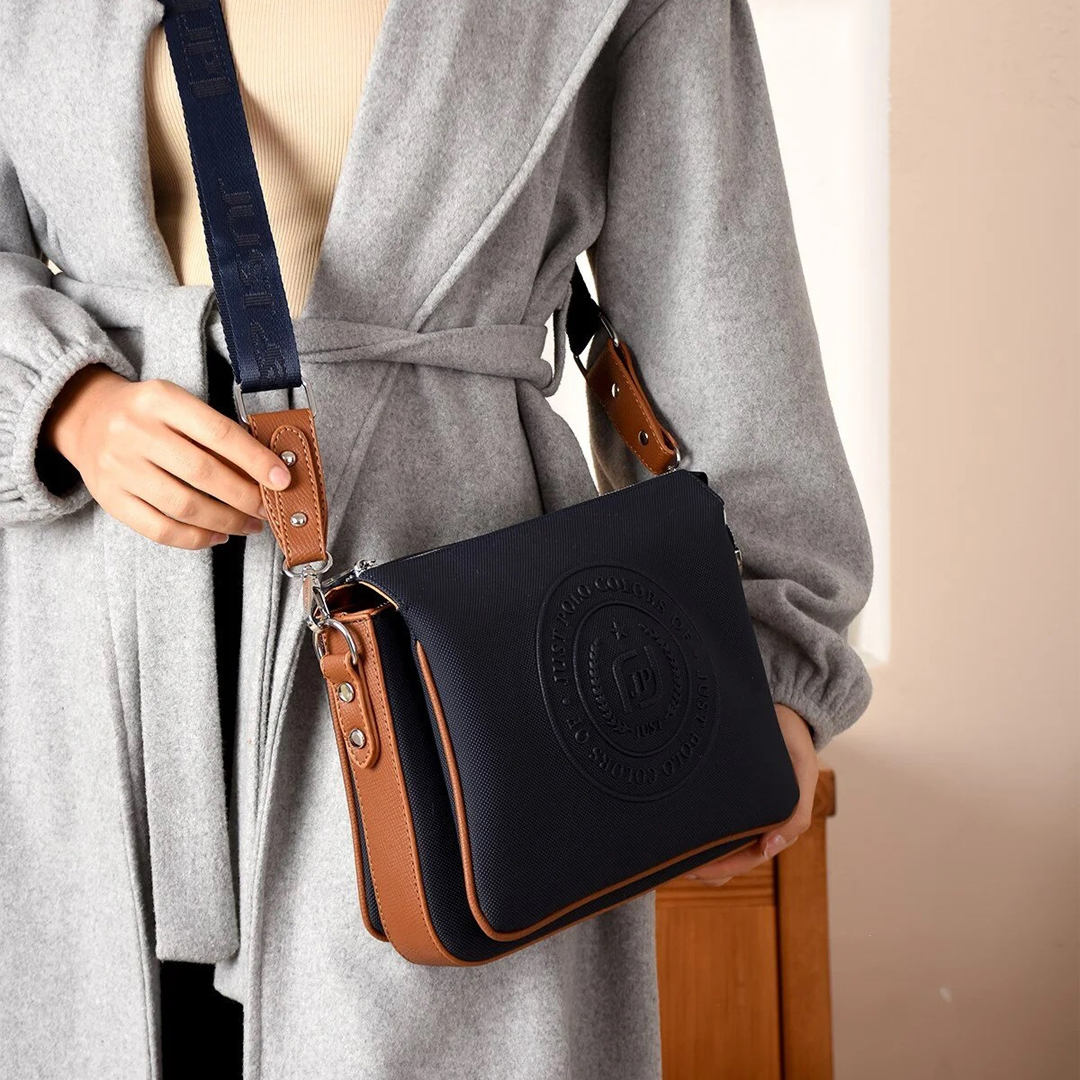 Just Polo Kadın Üç Bölmeli Lakoste Kumaş Çapraz ve Omuz Çantası Lacivert-Taba Just Polo Kadın Üç Bölmeli Lakoste Kumaş Çapraz ve Omuz Çantası Lacivert-Taba